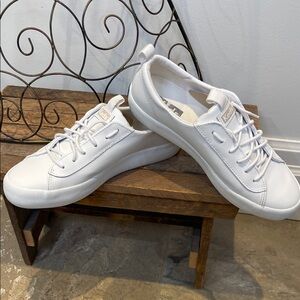 Keds Womens Kickback Leather Sneaker